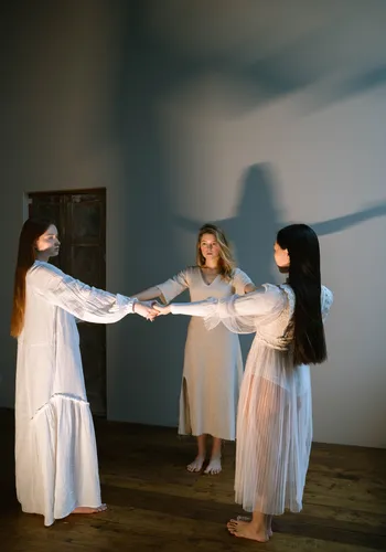 rozwój osobisty kobiet, moc kobiet, wsparcie mentalne kobiet, krąg kobiet